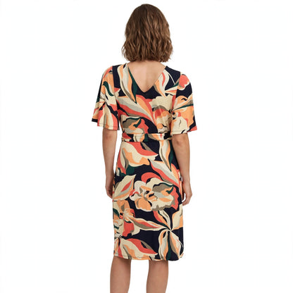 Oranges Sommerkleid mit Blumen, V-Ausschnitt und Gummizug in der Taille